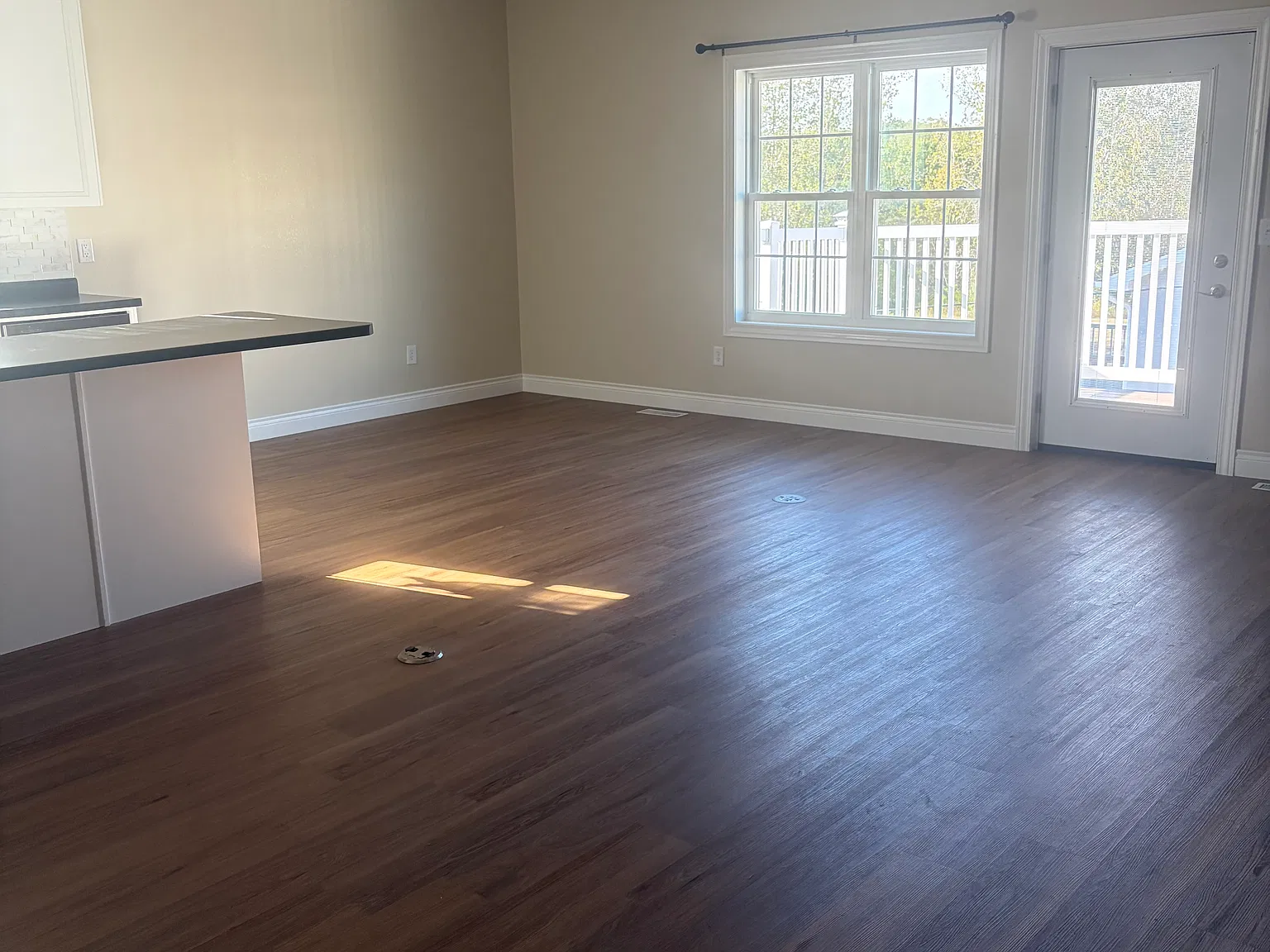 3 bed, 2027 sqft, $2,200 — Photo 4