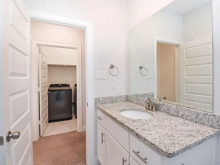 1122 Live Oak St — Photo 26