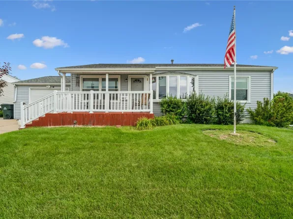 5620 Gordon Ave NW, Cedar Rapids, IA 52405