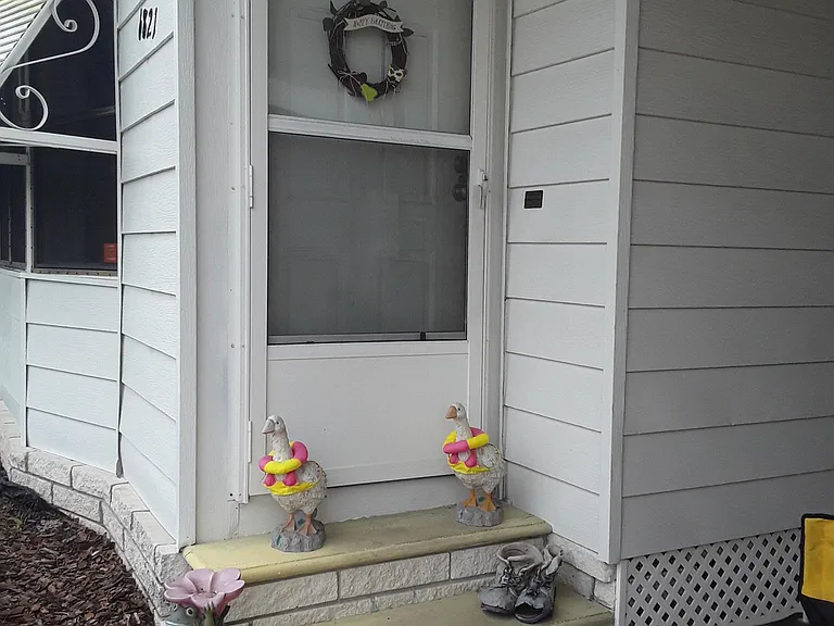 6821 Elderberry Dr — Photo 3