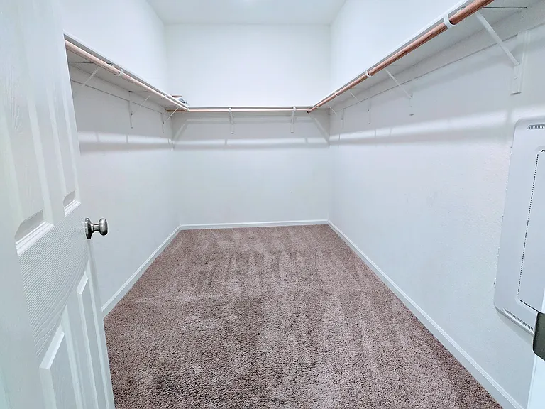 Walking Closet
