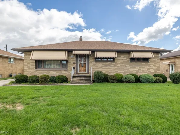 4751 Forest Edge Dr, Brooklyn, OH 44144