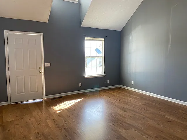 133-135 Hunter Ridge Dr — Photo 6