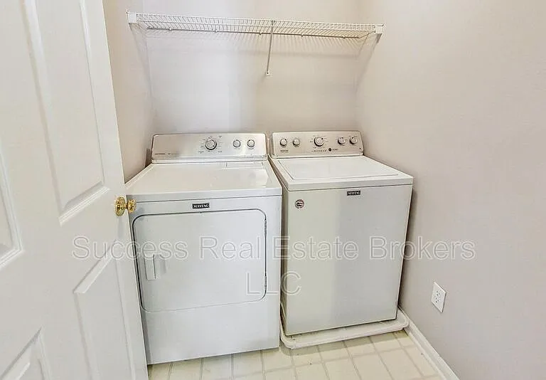 1645 Heyford Cir NW — Photo 40