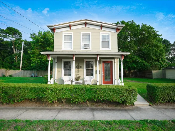 56 Academy Street, Patchogue, NY 11772