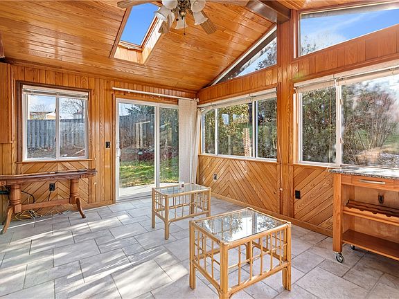 4th image of 737 Courtview Dr
