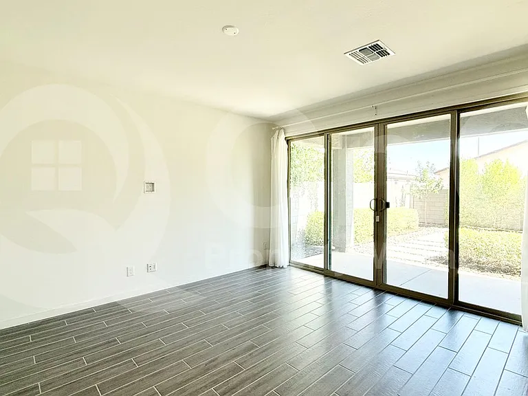 11225 E Ulysses Ave — Photo 10