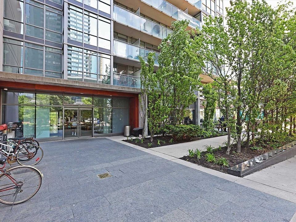 2nd image of 15 Fort York Blvd #2006