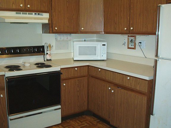 Eat-in Kitchen