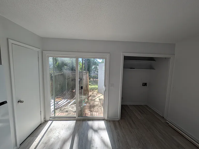 102 Woodleigh Rd #4 — Photo 5