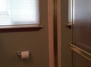 28335 Relda Dr, Brownstown, MI 48183