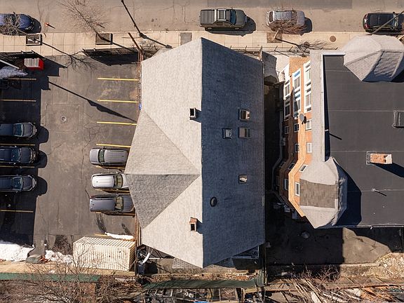 4th image of 428-430 Hyde Park Ave