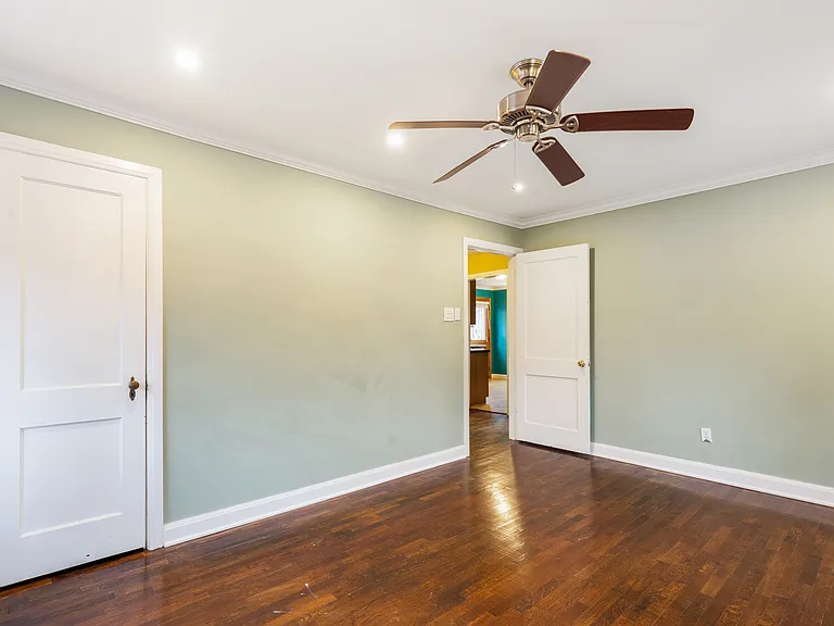 611 W Glenwood Ave — Photo 16