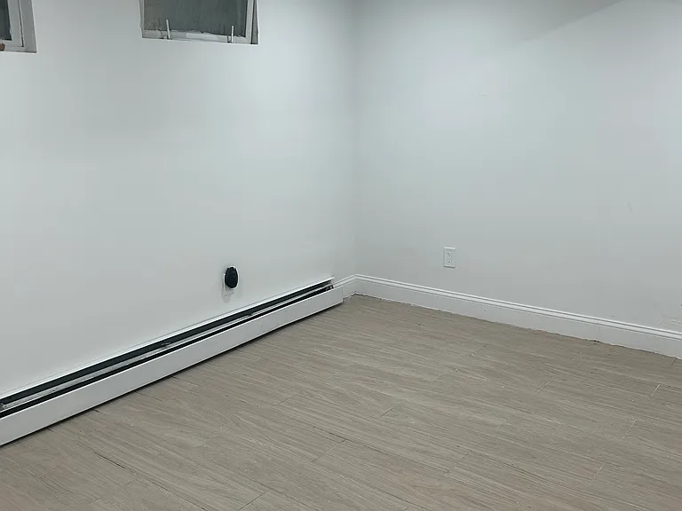 1827 Waterloo Pl #1 — Photo 3