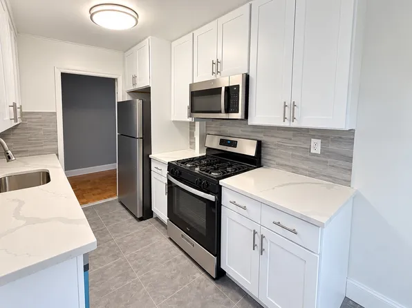 (undisclosed Address), Fresh Meadows, NY 11365