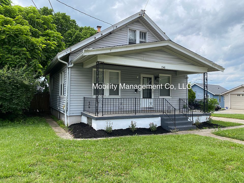 Front Yard with Offstreet Parking for 2 cars