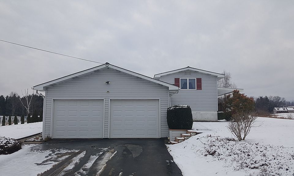 2nd image of 81 Lyle Ln