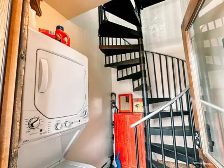 597 Iowa Ave #2B — Photo 16