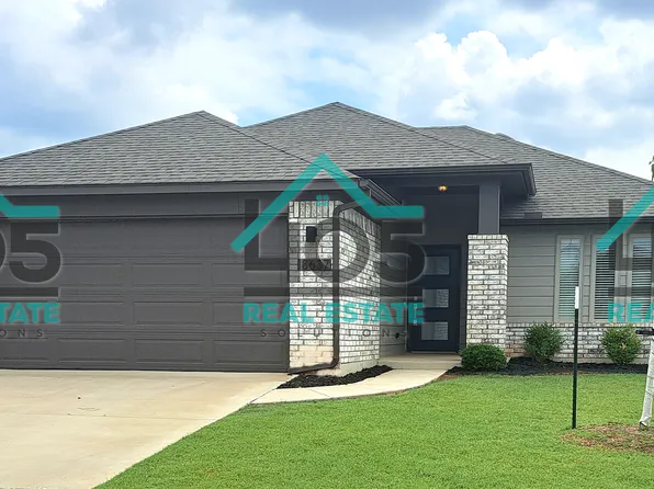18637 Cantar Dr, Edmond, OK 73012