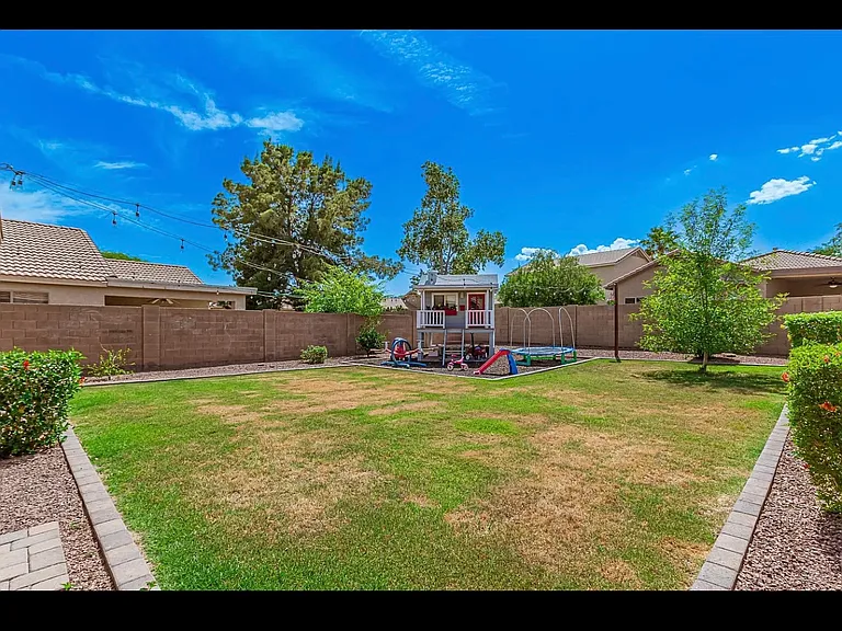 14744 N 132nd Dr — Photo 5