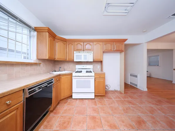 75-59 195th Street image 11 of 16