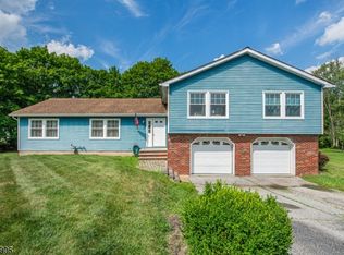 16 Willow Grove Ct, Ogdensburg, NJ 07439