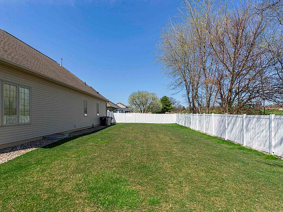 2nd image of 5906 Boxwood Dr E
