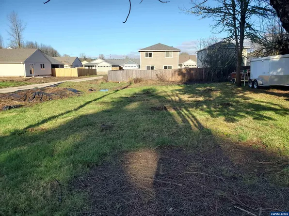1951 15th Ave SW, Albany, OR 97321
