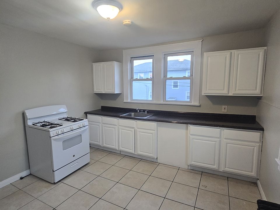 1st image of 418 Stuyvesant Ave #G2