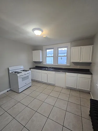 418 Stuyvesant Ave #G2 Photo 1