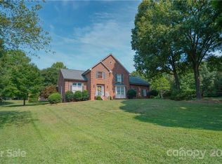 104 Woodvale Cir, Lincolnton, NC 28092