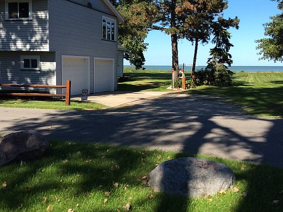 4th image of 37 Bay Shore Dr