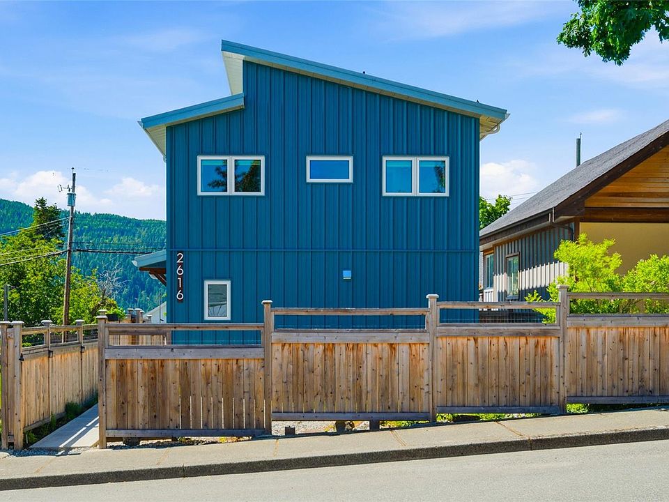 1st image of 2616 3rd Ave