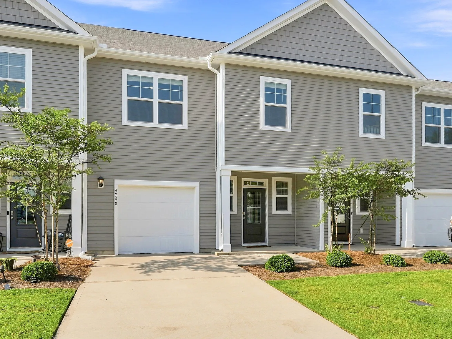 3 bed, 2.5 bath, 1990 sqft, $2,495 — Photo 3