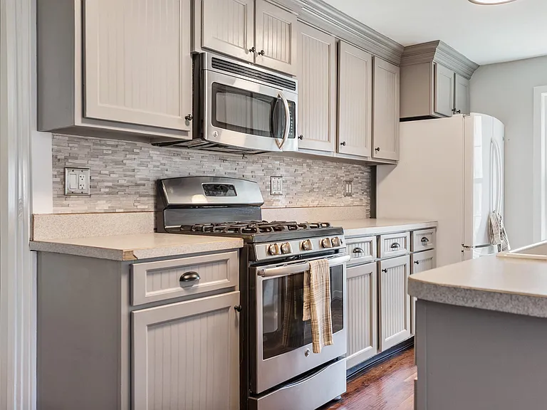 33 Exeter Rd — Photo 16