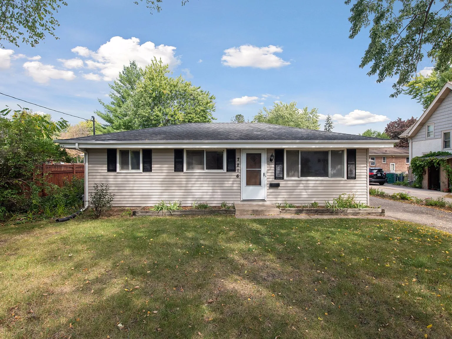 5 Bedroom Single Family Home — Photo 3