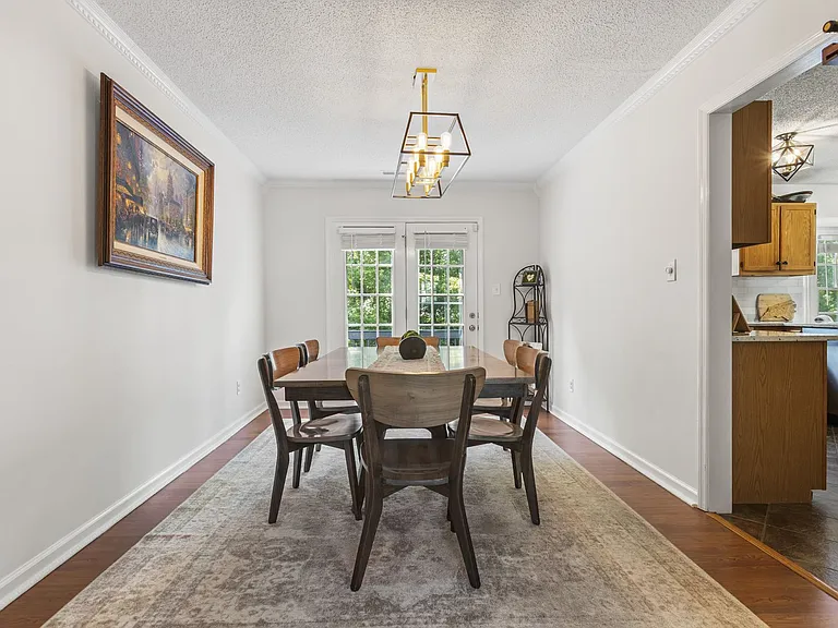 118 Archdale Dr — Photo 8