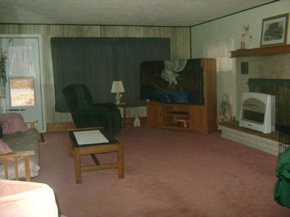 5th image of 911 N Dodge Lake Ave