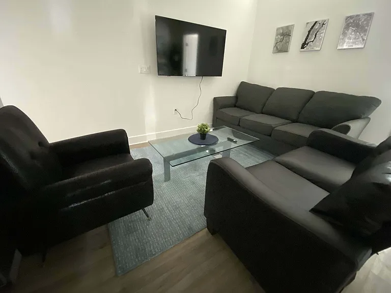 1435 N Poinsettia Pl — Photo 10