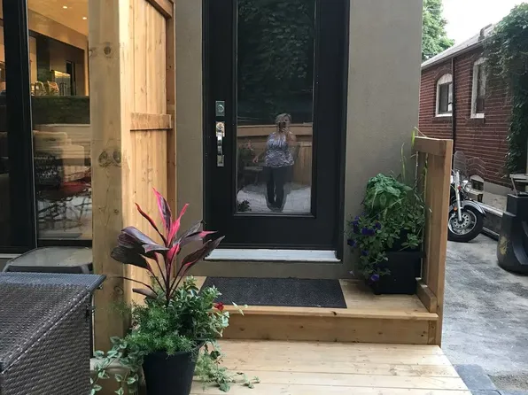 30 Rhydwen Ave, Toronto, ON M1N 2E1