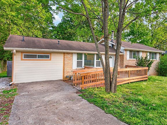3rd image of 414 McDonald Dr