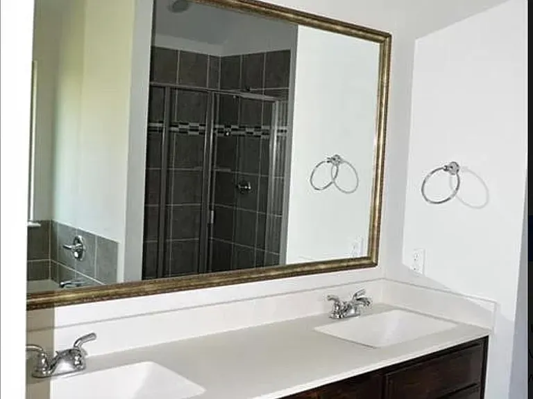 4416 Oak Bluff Dr — Photo 14