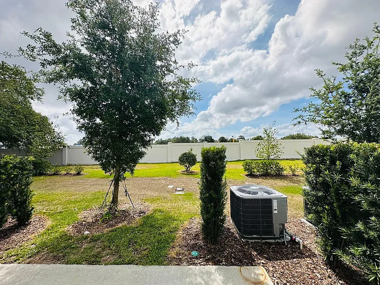729 Benoi Dr — Photo 10