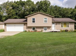 3717 Laubert Rd, Atwater, OH 44201