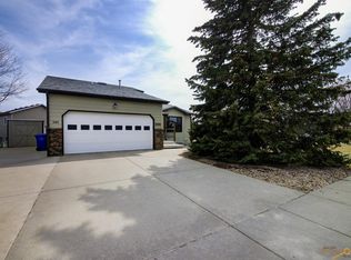 3105 Copper Ln, Rapid City, SD 57703