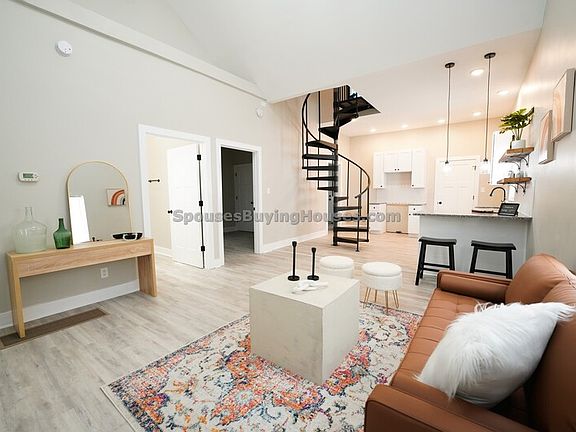 3rd image of 2105 Lexington Ave