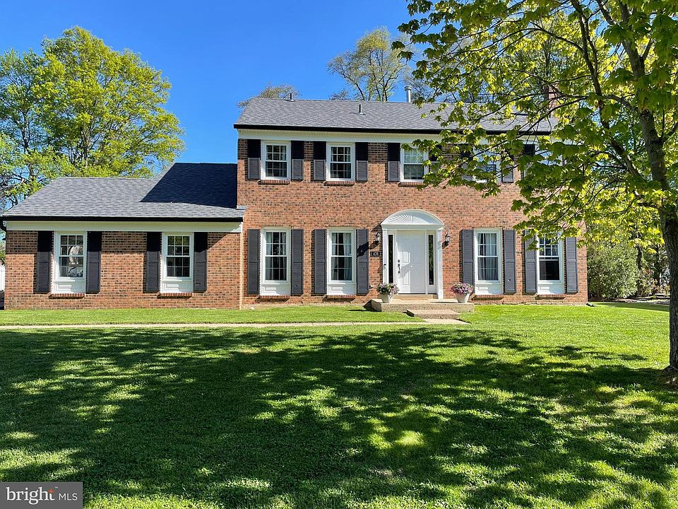 1st image of 476 Gladstone Rd