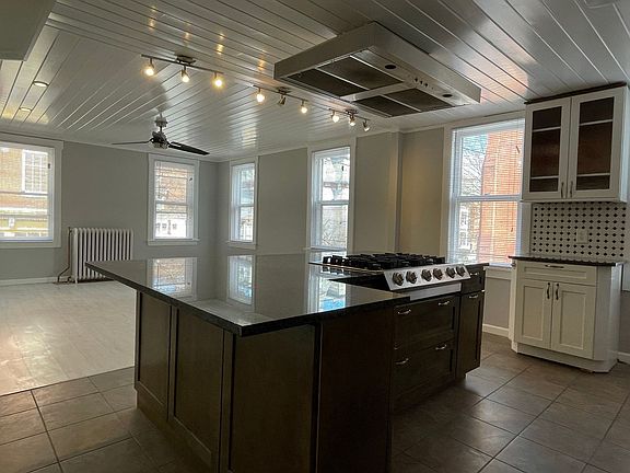 5th image of 41 Maryland Ave #2F