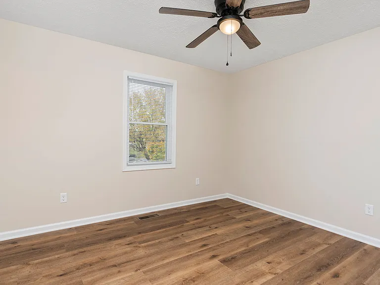 635 N Bayard Ave — Photo 18