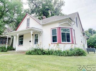 141 E Main St, Irene, SD 57037